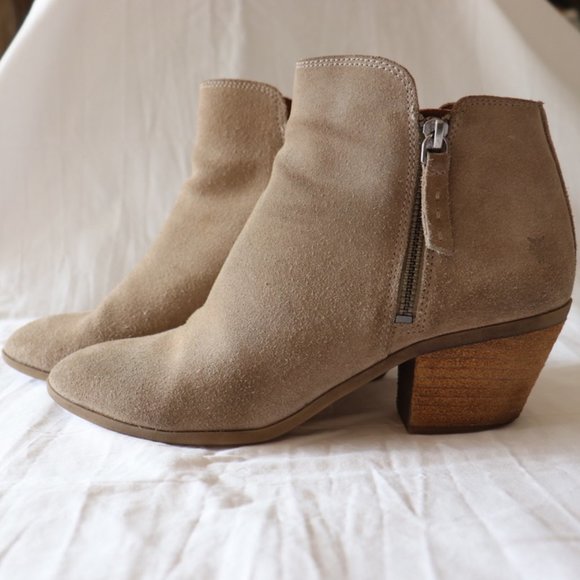 SOLD FRYE size 7.5 M Judith Ash Beige Suede Leather Ankle short Boots 3470015 - Picture 5 of 9